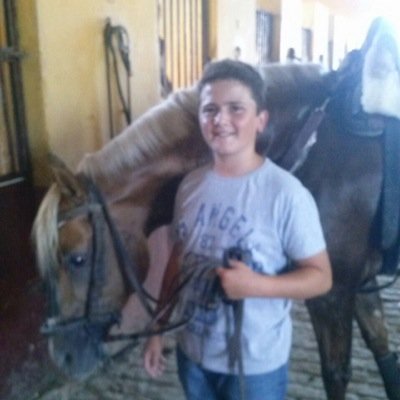 Caballista, doma vaquera como forma de vida.
Para que tener los pies en el suelo si se pueden terner sobre los estribos.
