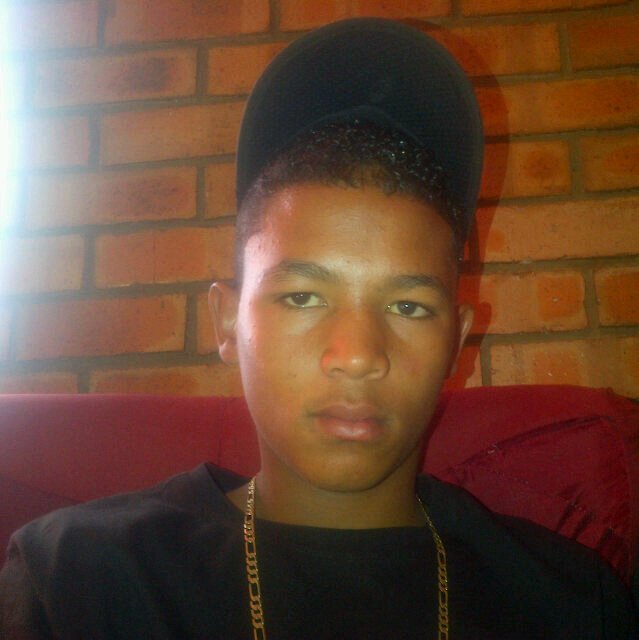 cellc_95475's profile picture. Hi I live in Ennerdale in ext 1 I love music I love dj I'm in grd 11 I am 17 wan I dj u mst py thnx that is me