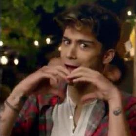 TWITTER DE VOTAÇÃO DA 1D                 ATENÇÃO! NÃO USEM NUMEROS COM A TAG!                              RT NOS TWETTS EU IMPLORO!!!!      meu fc  @summer1dx