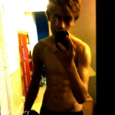 Dirty/horny girls only add me on snapchat: bradddleyp
