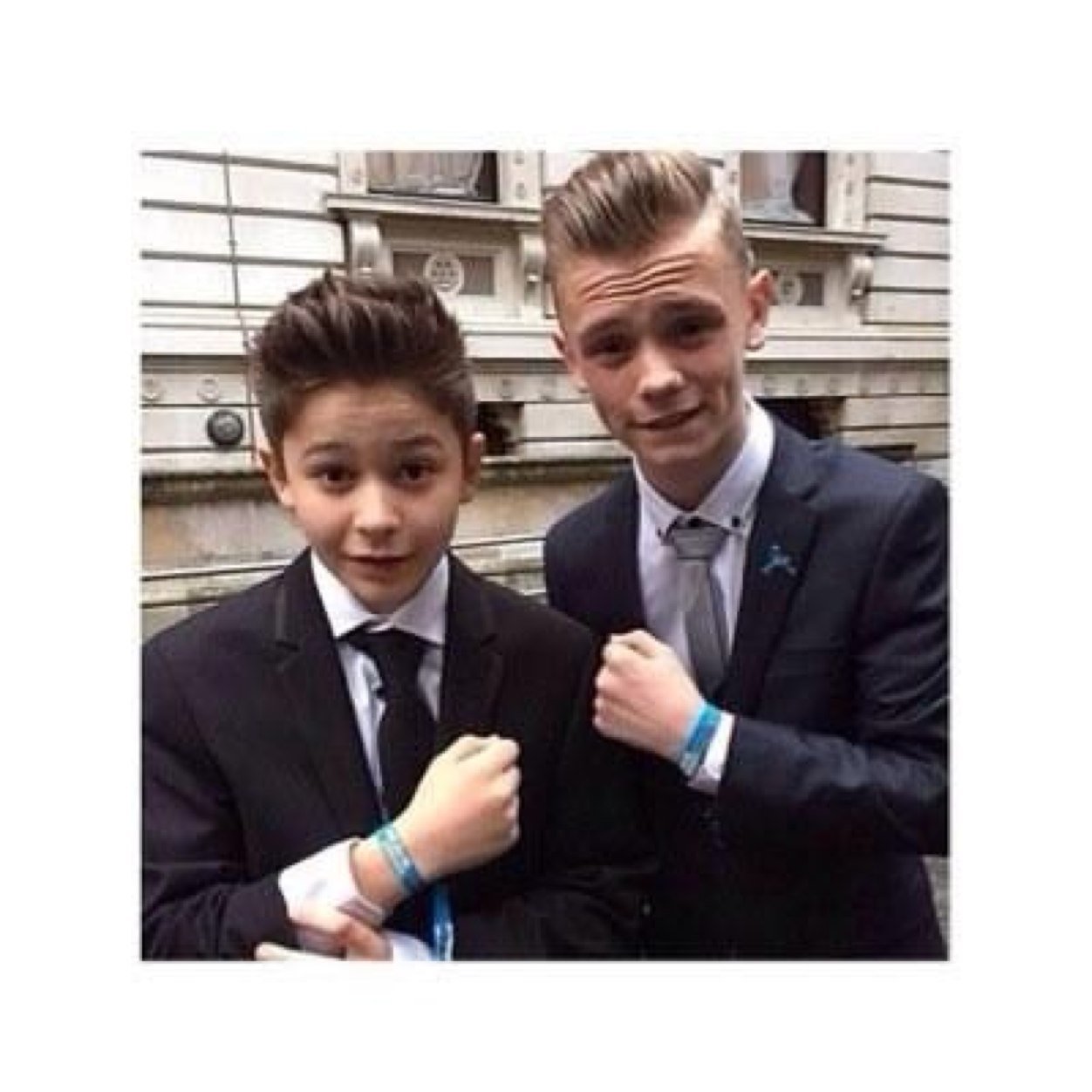 Hey! This is an account to prevent bullying and to give advice for those who are going threw a tough time x —Molly /Suzie/nina we also support B•A•M xx