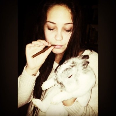 Julesarana's profile picture. a life in color or no life at all.