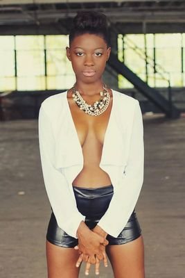Hauté Fashion is a business Owned by Tianna W. 
I'm 21 and I love Fashion & Beauty 
Hauté Fashion:
Makeup Line, Wardrobe Styling, Magazine and more!!!
#Support