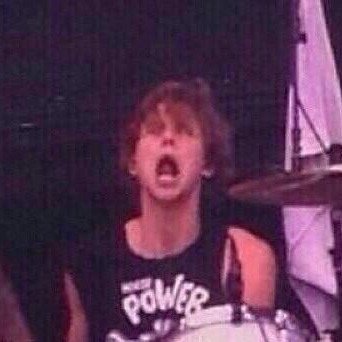 what do u think of good girls' luke hemmings: 'A good girl is like a sweet lemonade on a hot day' *sings sweet lemonade *
