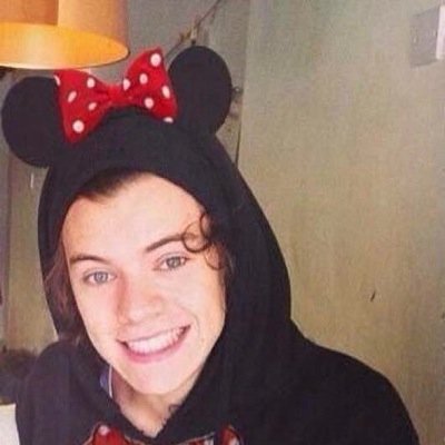 follow @mxrvelftmgc @taymbae