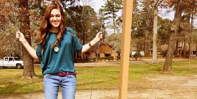 I am Ally ||Taken by the oh so charming @charmingColin|| Im a Soccer Player at Avalon High #WolfShifter