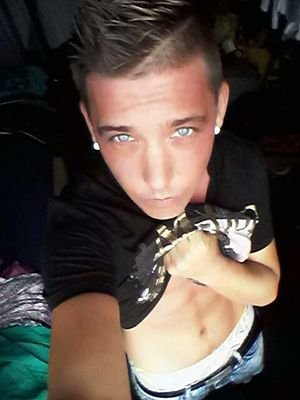 Wees true met de mensen waarvan je houdt :) one love