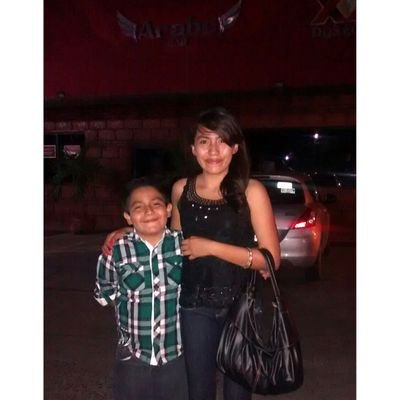 1.56 de felicidad,  ●●● | Con los años aprendí a contar a los amigos con los dedos.●●● | ♥