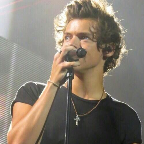 lowkey_styles's profile picture. 《I FOLLOW BACK》one direction ruined my life honestly