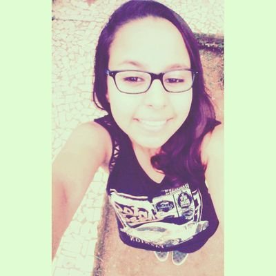 meu defeito é acreditar no errado e desconfiar do certo.-.