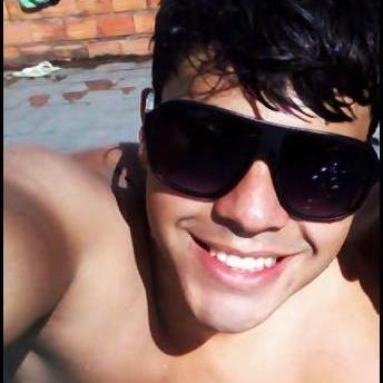 Vai ser pra sempre, tem que ser pra sempre, já virou meu chão, quem tem pensamento forte o impossível é só questão de opinião! Te amo moreno ♥