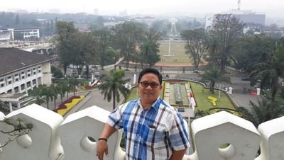 PHRI Babel.HIPMI Kota p.pinang. Bendahara DPD P.Demokrat.Ketua Fraksi P.Demokrat DPRD Prov.Bangka Belitung. Ketua FOBI Provinsi Babel