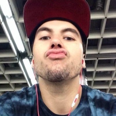 Criado:15-10-14 ele seguiu dia 17-10-14 CARLOS ME BEIJA