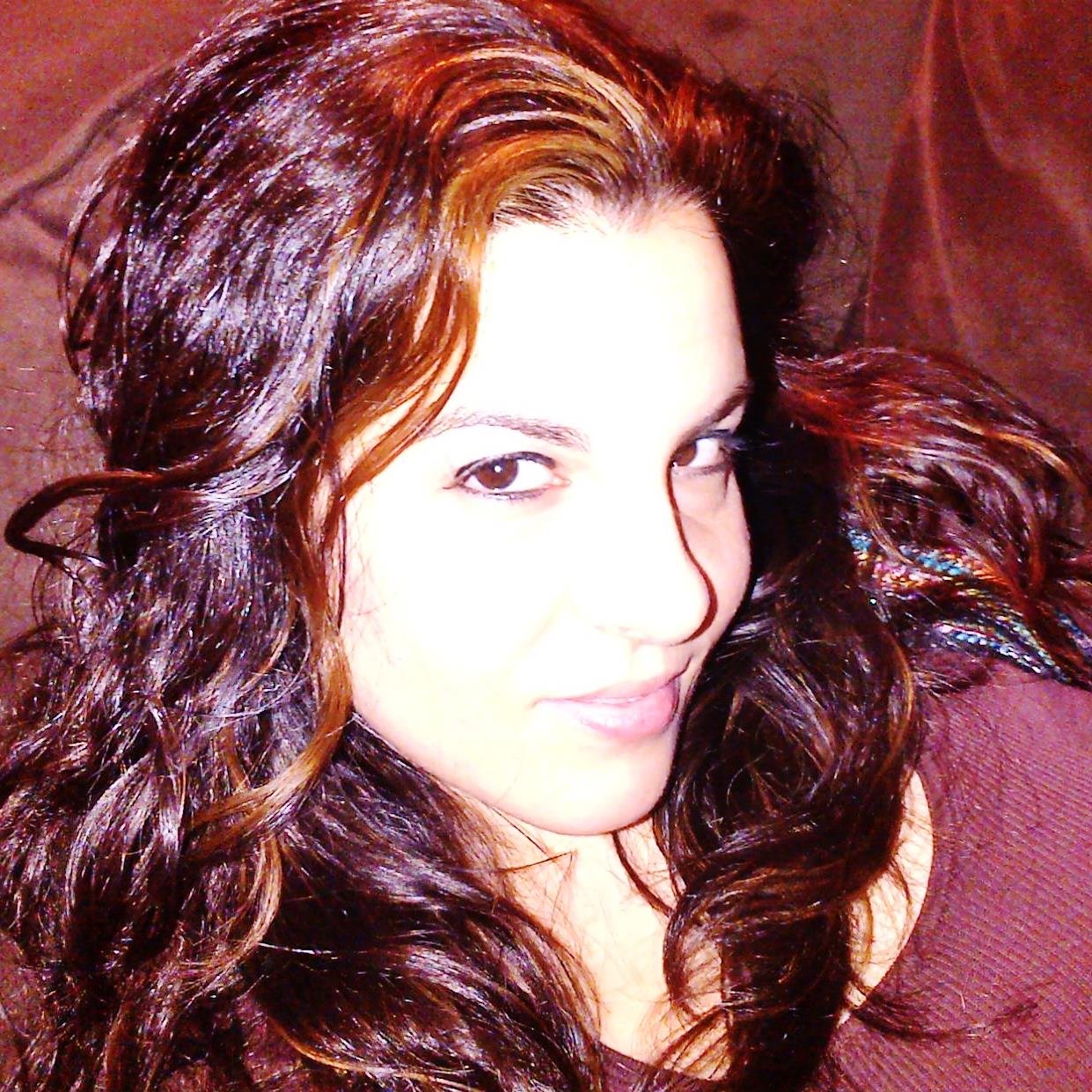 I'm a bitch, I'm a lover
I'm a child, I'm a mother
I'm a sinner, I'm a saint
I do not feel ashamed
I'm your hell, I'm your dream
I'm nothing in between