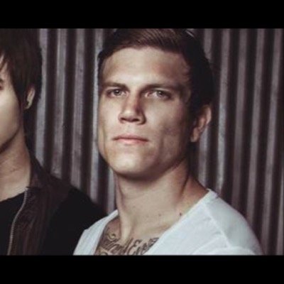 Bassist for The Killing Lights (@TKLband)
Instagram- bryanallantkl