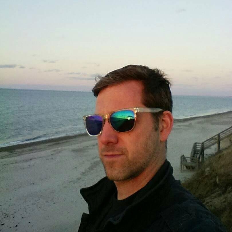 Independent design thinker and pragmatist. Will design and make stuff with anything. UX, Visual Design, Immersive Environments, Mobile, Sculpture
