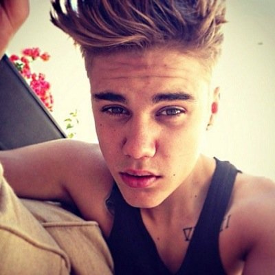 te dei um follow gratis seja legal e siga @tudobieber_
