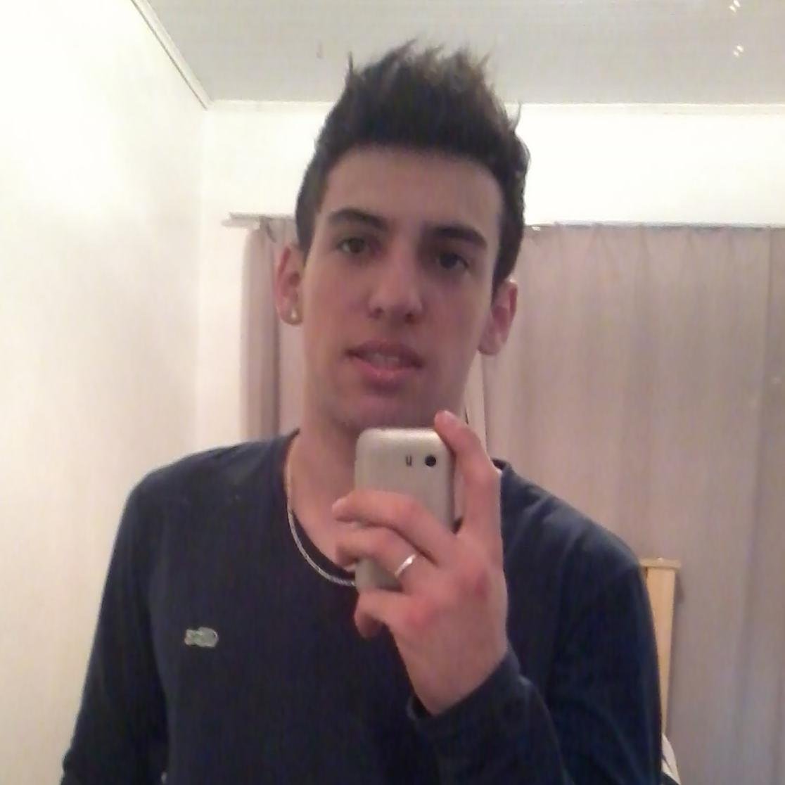 ascari_bryan's profile picture. que?