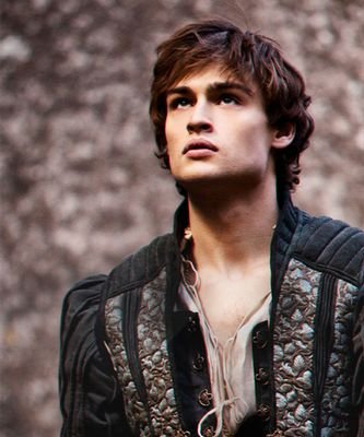 When life throws you death, you throw it back because you have Bash. [[@LoyalAbyss's OOC]] =18+ :: #Reign;AU :: #Rogue :: #Cash=