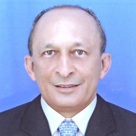 Abogado, Especialista en Derecho Administrativo, en Contratación Estatal y en Administracion de Salud Pública.