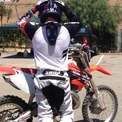 3TwoFiveBro's profile picture. 17. Mexican. White tone. Like to Moto, Offroad, with a simple flow. Goof ball extrordinaire that listens to the feel good tunes, fires my fumes. Keep it 100