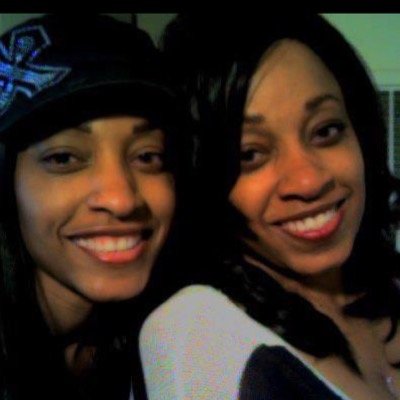 Identical twin, from single mom to married life. Each day is a step forward in Christ my Savior.