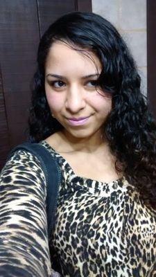 Garota divertida, simples, q só quer viver a vida. Acredito em Deus, bem humorada, amo estar com família e amigos! AmoLuanSantana, gosto de ir em shows variados