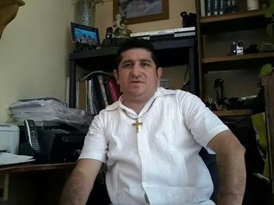 lic. en economía. analista pitico. denuncias ciudadanas en redes sociales y comentaristas en radio por Internet.
