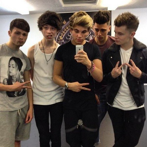 Ashton Irwin is bae 5sos and overload☀ Irish I have a thing for bands