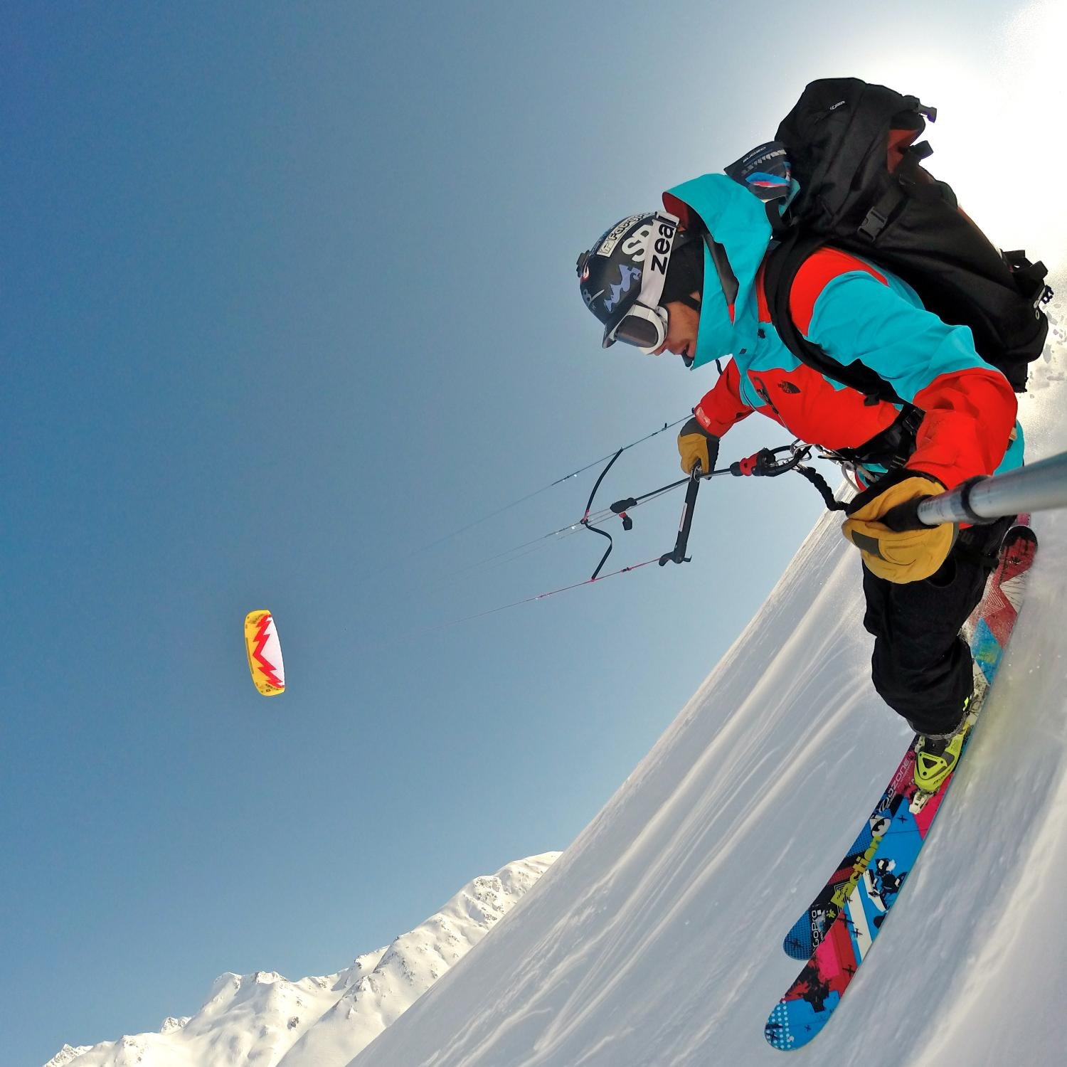 Snowkite's profile picture. Big Mountain Snowkiter in love with AK living on Maui Hawaii catching the best waves in the world 🌊