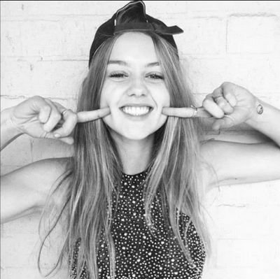 ^.^