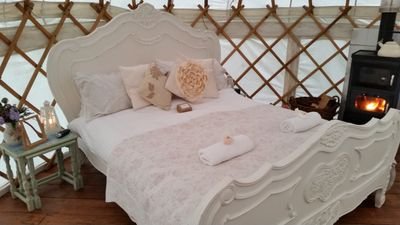 Awardwinning luxury yurts with private woodfired hot tubs, woodfired sauna & on site treatment room. Perfect for romance,families or groups