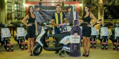 Técnico en Equipos Electrónicos de Consumo, amante de la velocidad y el Fútbol. Socio del Real Betis Balompié.