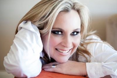 Schwarzkopf Professional Mrs South Africa  semi-finalist 
(proudly PE
proudly Eastern Cape
proudly South African)
wife... mom... business woman... survivor!!