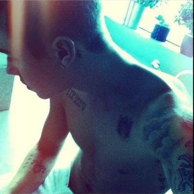 ||OFFICIAL GERMAN BELIEBER FANPAGE || owner: @topka_tt & @DemiHeartbreak  || Click that blue button to stay tuned about the biebs ;) ||