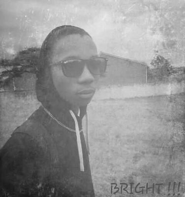 18 year old down to earth crazy music lover who loves all things media, creative and entertainment...