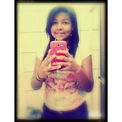 MoraesGessyane's profile picture. Lembra? A gente costumava ficar horas e horas se falando, todos os dias.