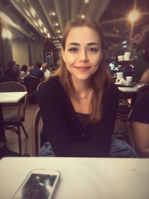 Elim tetikte.