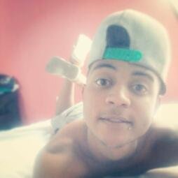 - Aquele que suα filhα tentα pegα e seu filho tentα imitαr
~○ Abααiixo dє Dєus ,E αciimα dos tяouxαs. ;