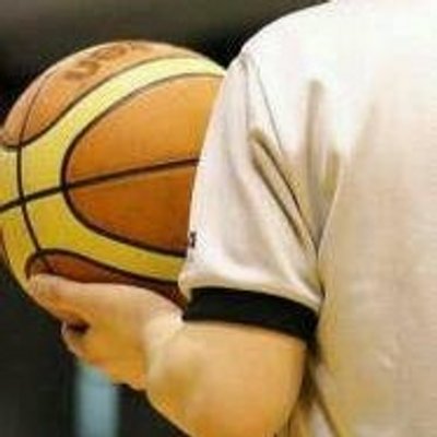 Basketball Umpire ミニバスはゾーン禁止へ て事はプレスもカバーもだめ 小学生を教える立場としては リミットよりデメリットの方が大きい 一対一を鍛えるのも良しだけど ゾーンディフェンスだからこそできる オフェンスの合わせを教えるのも 大きいと思い Basketball Umpire ミニバスはゾーン禁止へ て事はプレスもカバーもだめ 小学生を教える立場としては リミットよりデメリットの方が大きい 一対一を鍛えるのも良しだけど ゾーンディフェンスだからこそできる オフェンスの合わせを教えるのも 大きいと思い