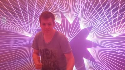Allround party DJ.                                                        Drive in show. licht geluid en laser verhuur. Voor al uw feesten en partijen!