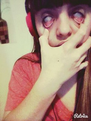 16. Jodida, deprimida y emocionalmente destruida.
