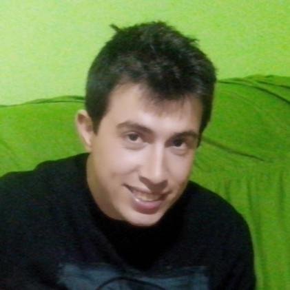 Estudante de Design Univates, violeiro e metido a luthier.