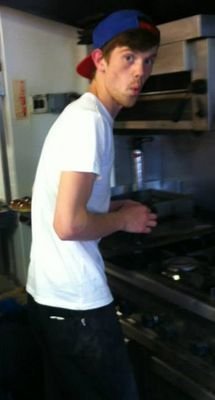 charliecoookie2's profile picture. Charlie cooks the name.
23.
chef.
oh hai!