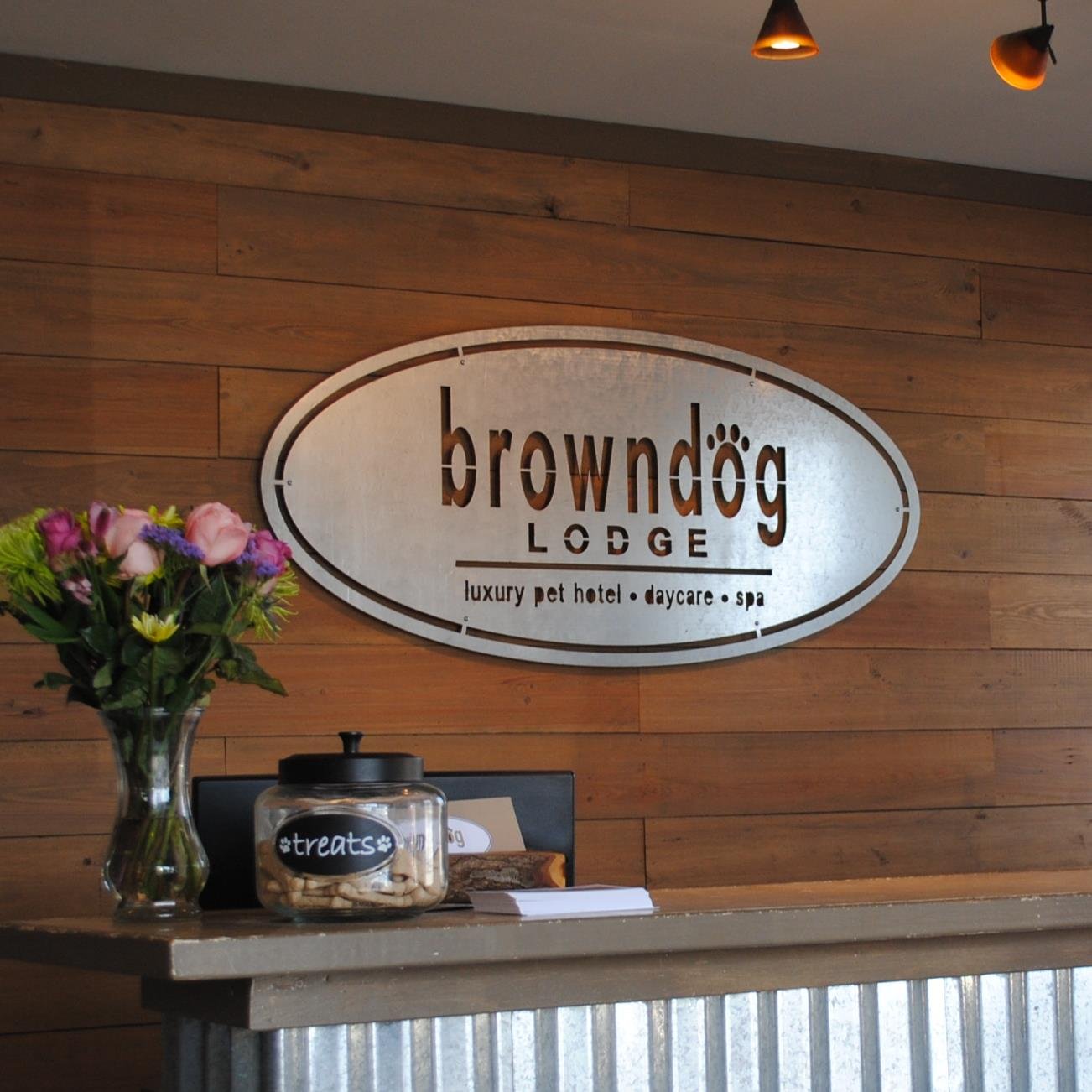 BrownDog Lodge is a luxury dog hotel, daycare and spa located in Memphis, Tenn.