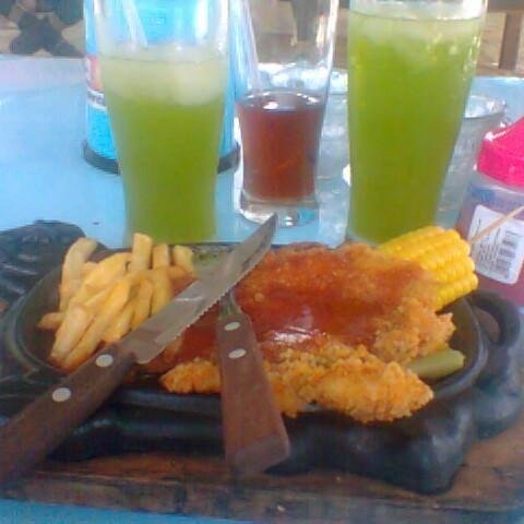 naufalhamzah2's profile picture. 