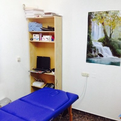 Centro de Osteopatía y Quiromasaje deportivo ubicado en Viator (Almería) en C/ Dan Rafael N13 . Con cita pregia al : Movil:672 937 255 o Tlf: 950 710 902.