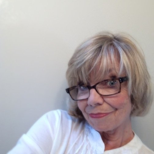 MaryCT: Writer, social-media maven, fan of fashion, food, women's college basketball and animals...for a start. Bon vivant! marybb1@gmail.com