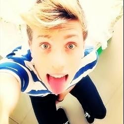 michaellasanha's profile picture. DÁ RT NESSE LINK AQUI POR FAVOR  https://t.co/EXjNY5hZXZ