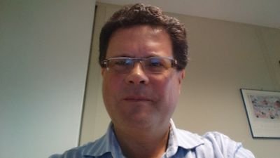 vivo a Roma sono ingegnere elettronico Telecomunicazioni lavoro in Telecom Italia sposato due figli amo viaggiare sci corsa